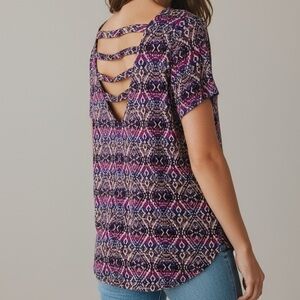 H.I.P · HIGH-LOW AZTEC PRINTED SHORT SLEEVE - SMALL